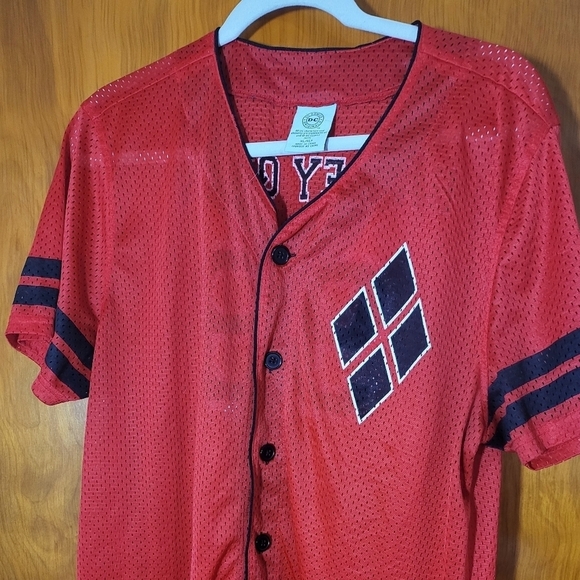DC Tops - DC Comics Harley QuinnButton UpBaseball Shirt Size XL